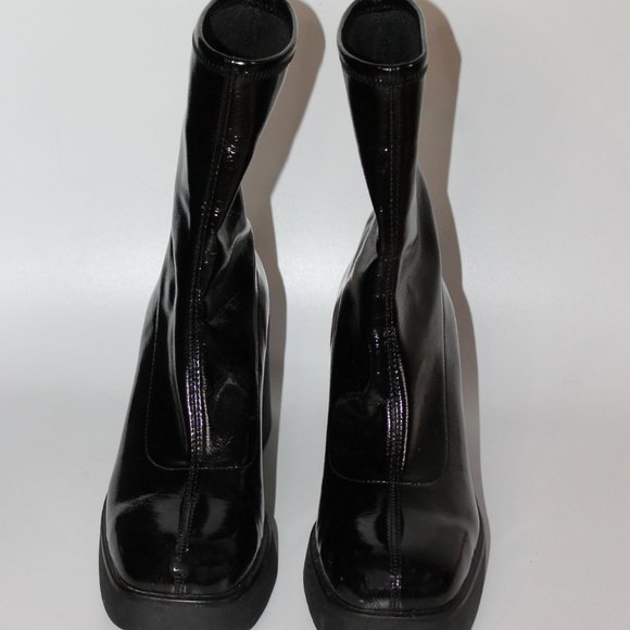 SOLD / Size 8 'Call it Spring' Boots - Picture 4 of 7